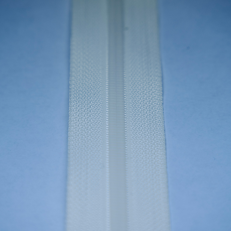 Linear tooth zipper